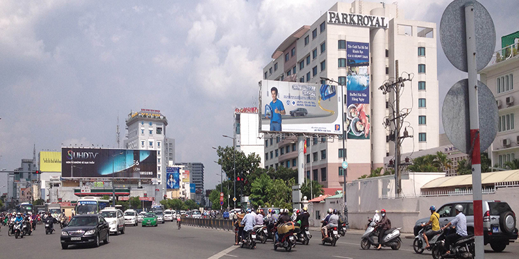 Biển quảng cáo ngoài trời tại thành phố Thủ Đức