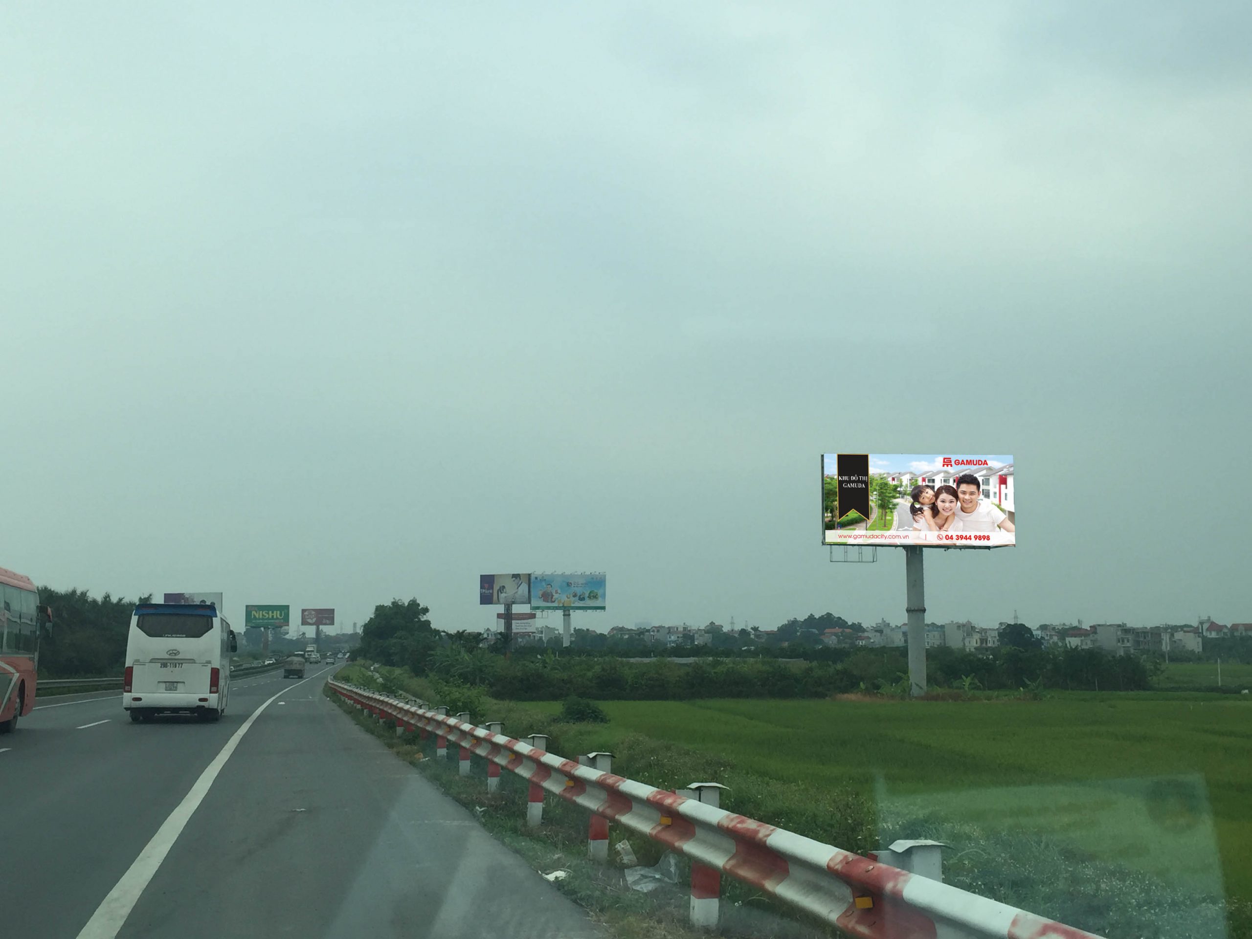 Quảng cáo ngoài trời cao tốc Pháp Vân - Cầu Giẽ