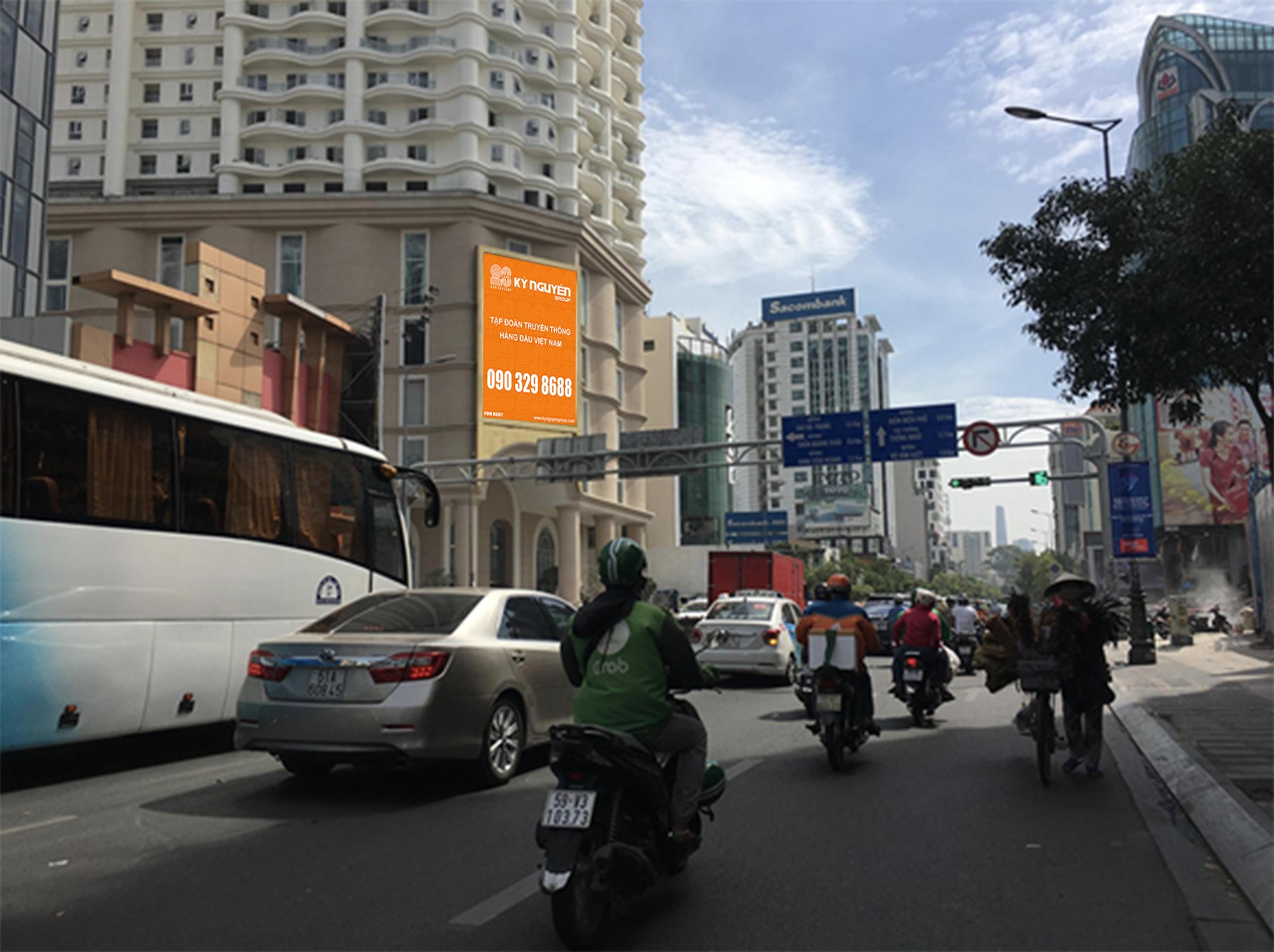 Màn hình LED ngã tư Lý Chính Thắng, quận 3, TP Hồ Chí Minh