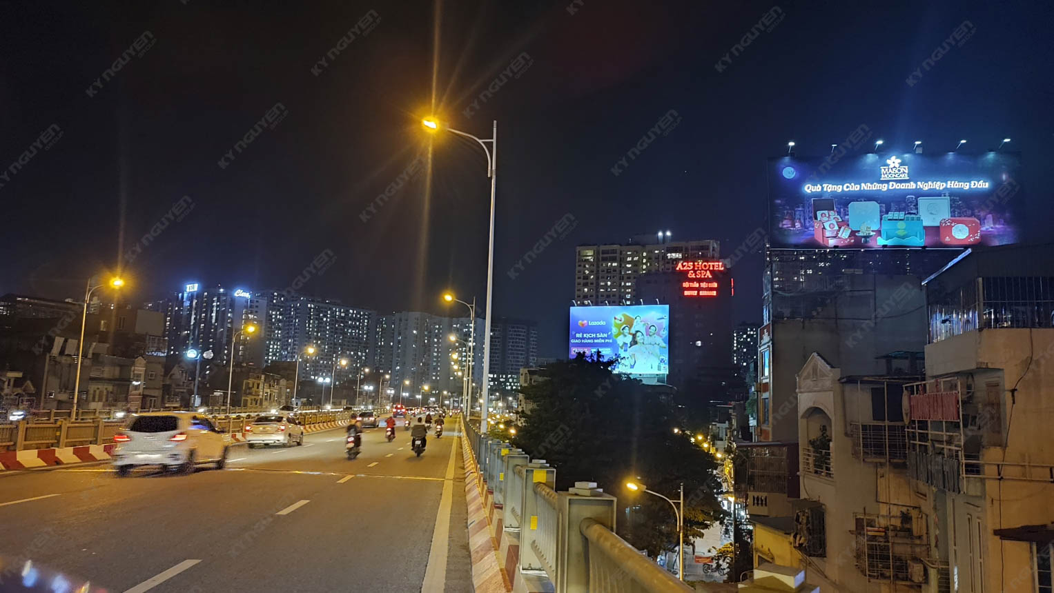 Biển quảng cáo Billboard tại cầu Vĩnh Tuy - Hà Nội