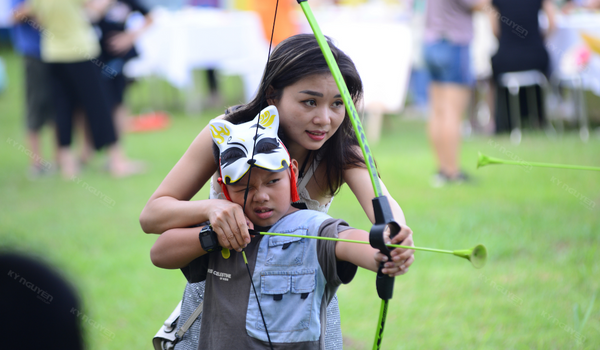 Trải nghiệm trò chơi bắn cung tại Happy Meet-Autumn