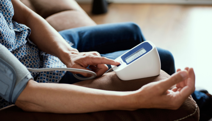 Máy đo huyết áp tại nhà là một thiết bị rất cần thiết trong mọi gia đình