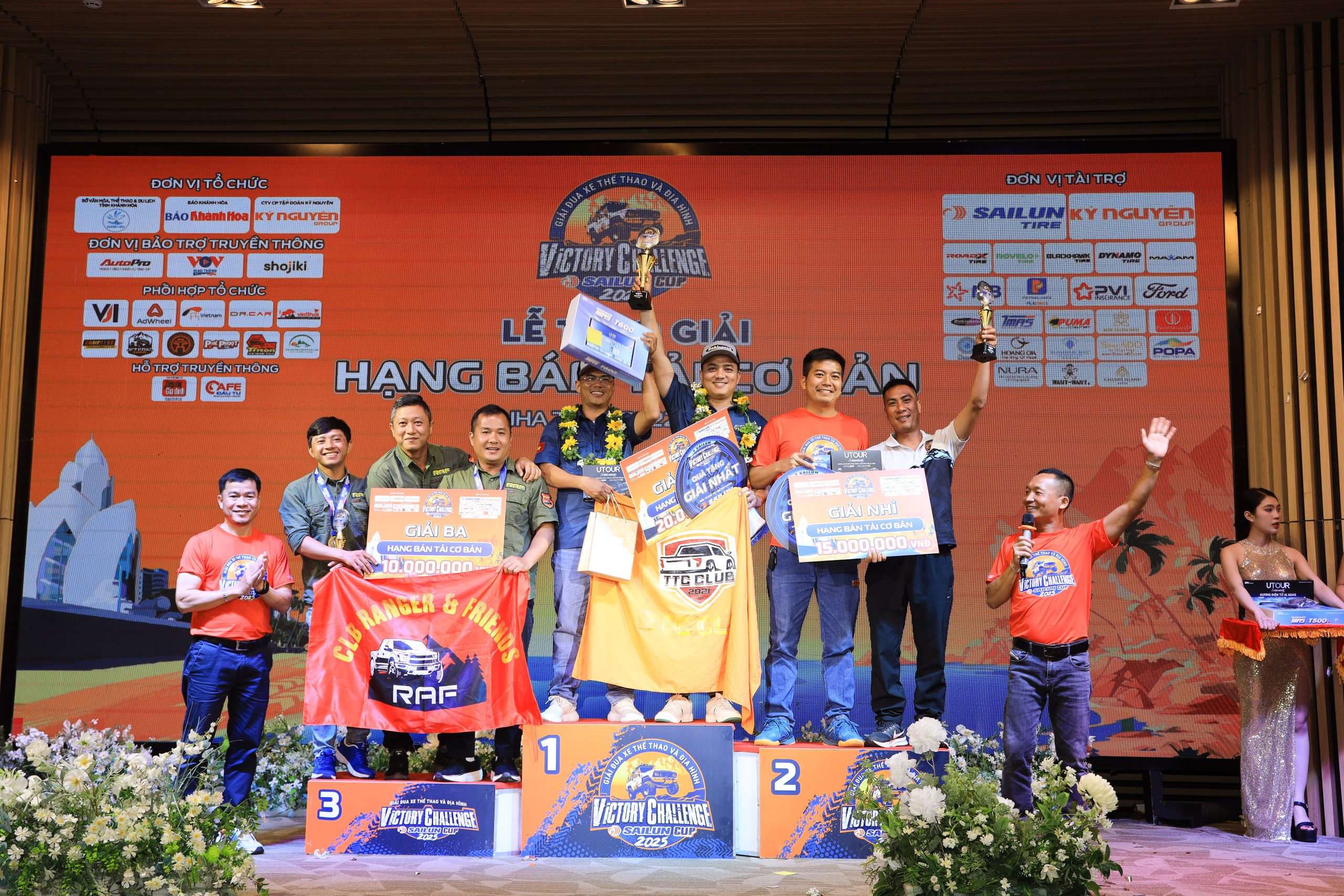 Bế mạc giải đua xe ô tô địa hình Victory Challenge Sailun Cup 2025