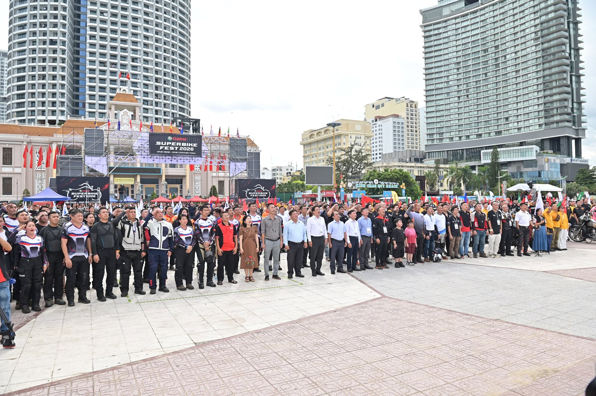 Cộng đồng biker tham gia Lễ chào cờ quy mô lớn tại CASTROL SUPERBIKE FEST 2026