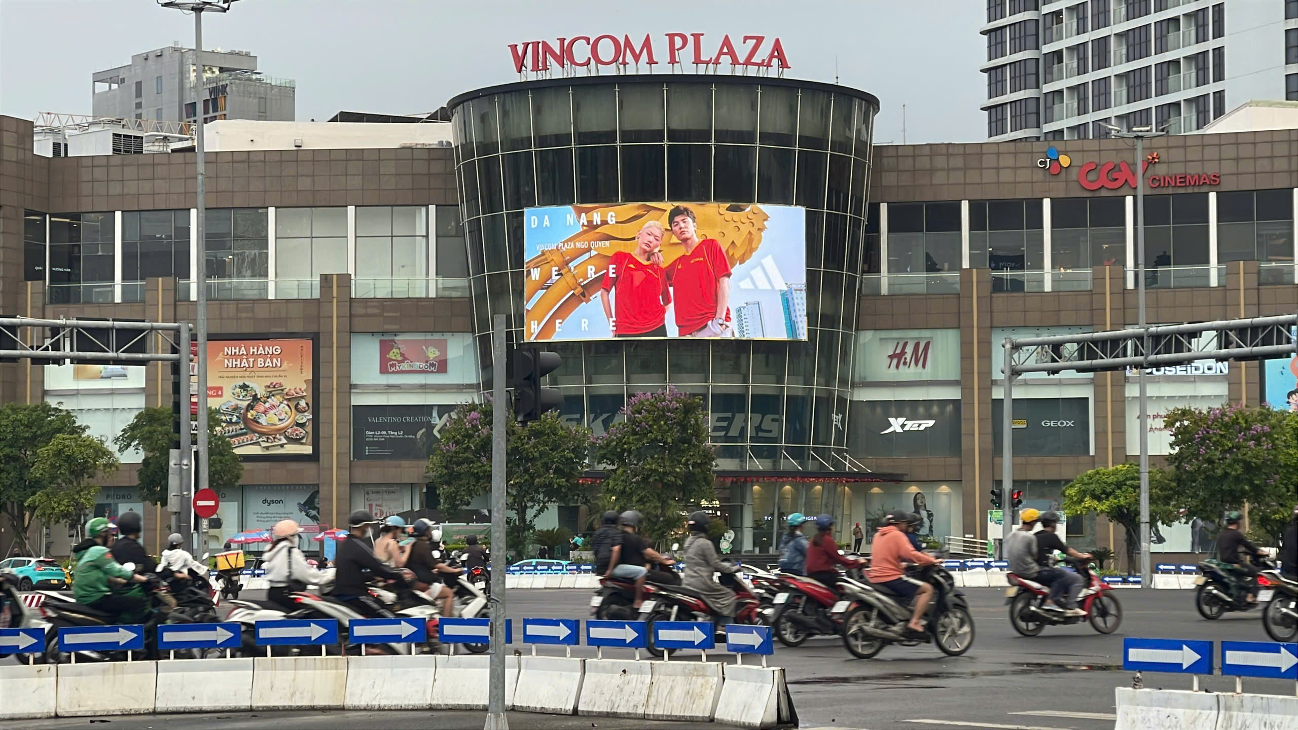 ADIDAS tỏa sáng trên màn hình LED Vincom Ngô Quyền – nổi bật giữa trung tâm Đà Nẵng