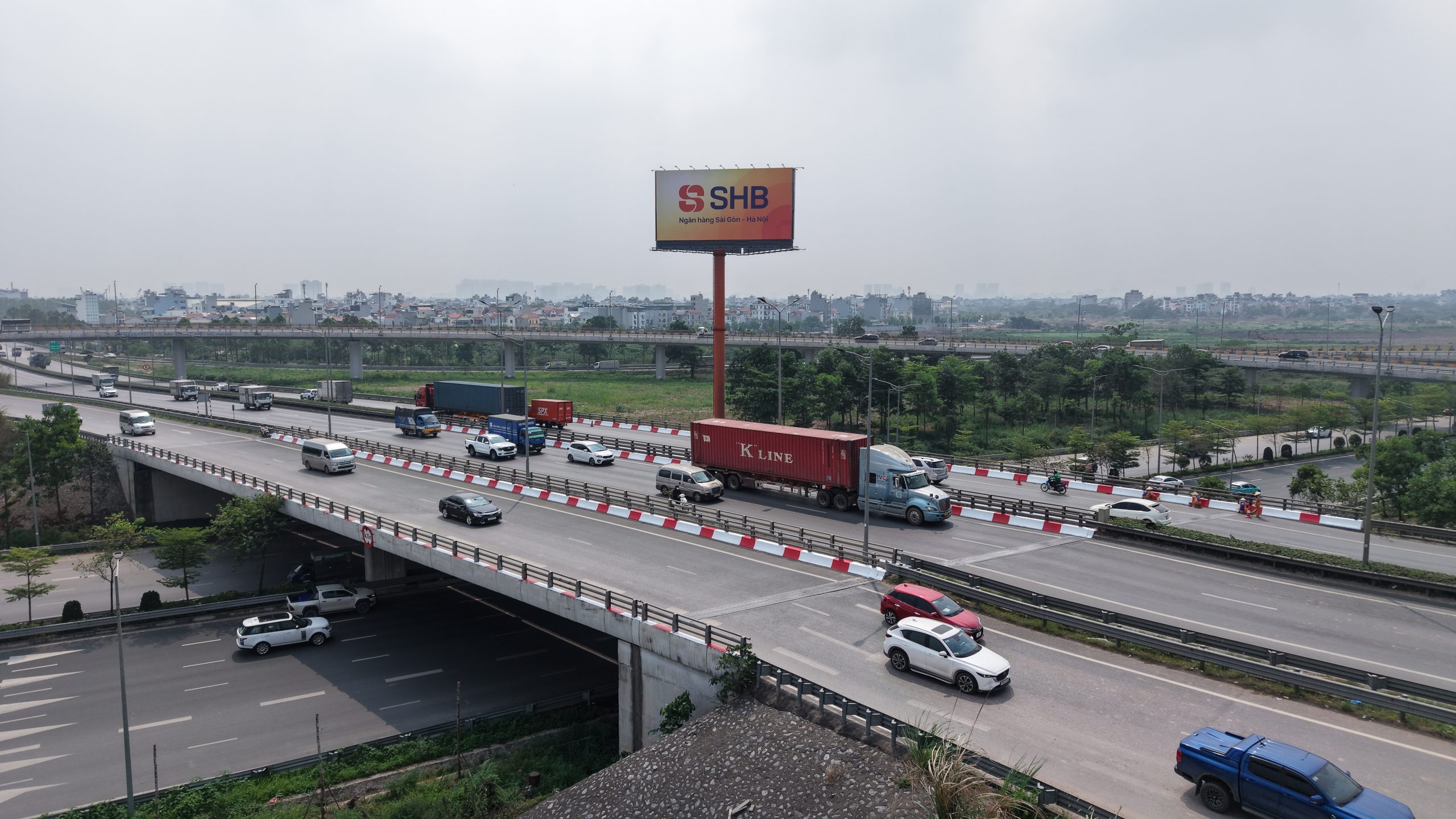 Chiến dịch SHB tiếp cận lưu lượng phương tiện lớn trên Quốc lộ 5.
