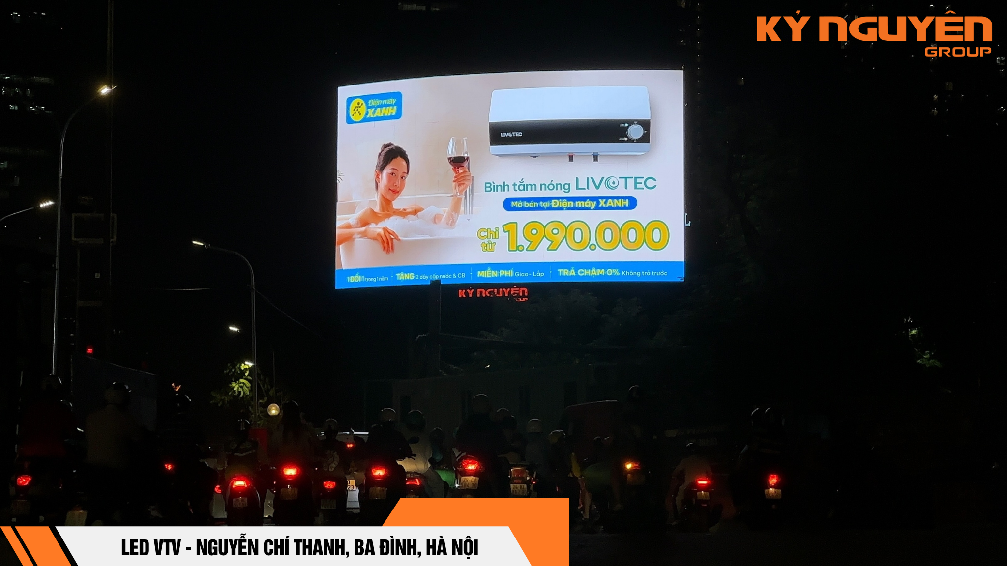 Hình ảnh Livotech nổi bật trên màn hình LED Kỷ Nguyên Group về đêm