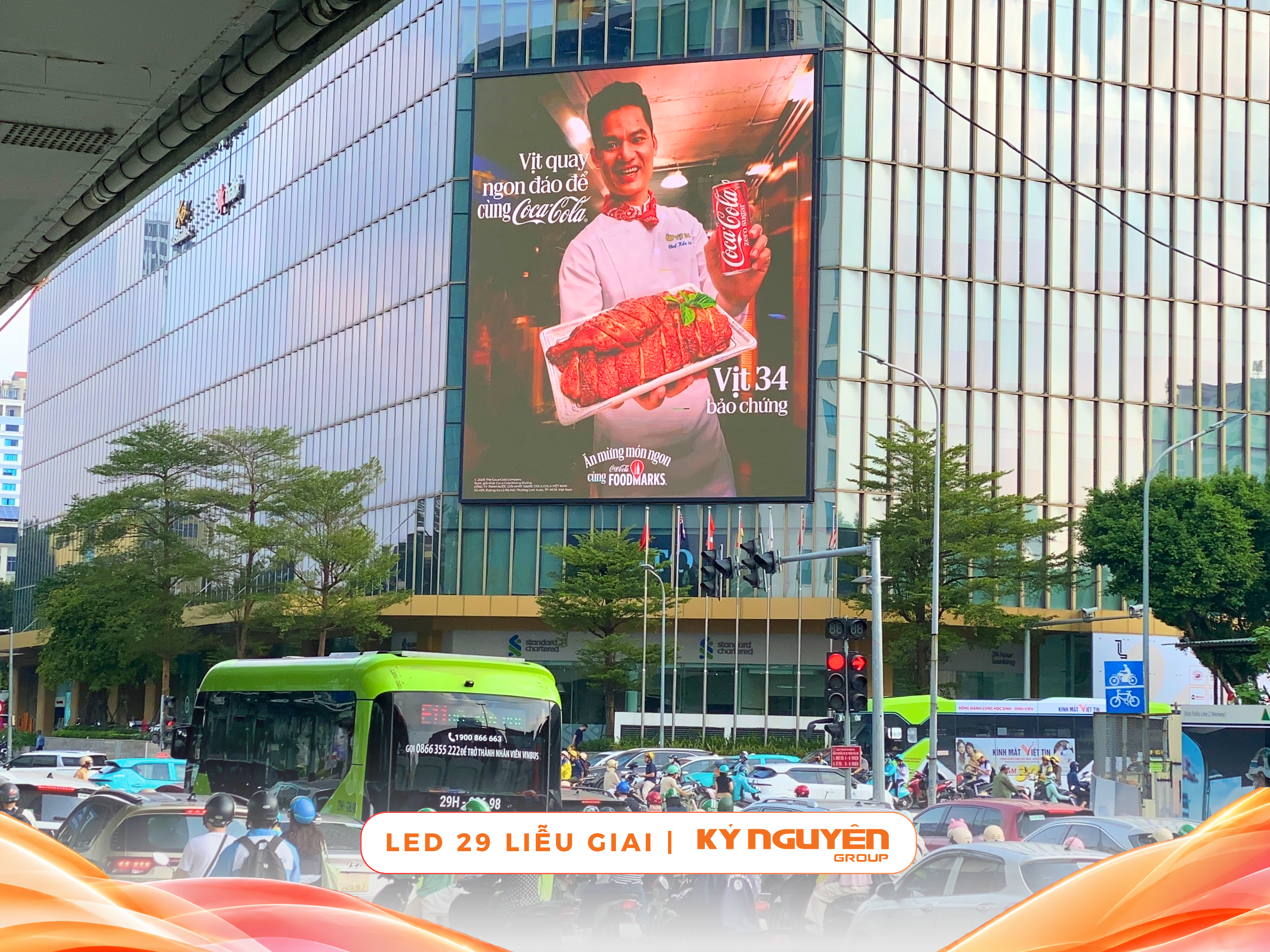 Coca-Cola Foodmarks giới thiệu món vịt quay Vịt 34 tại Hà Nội