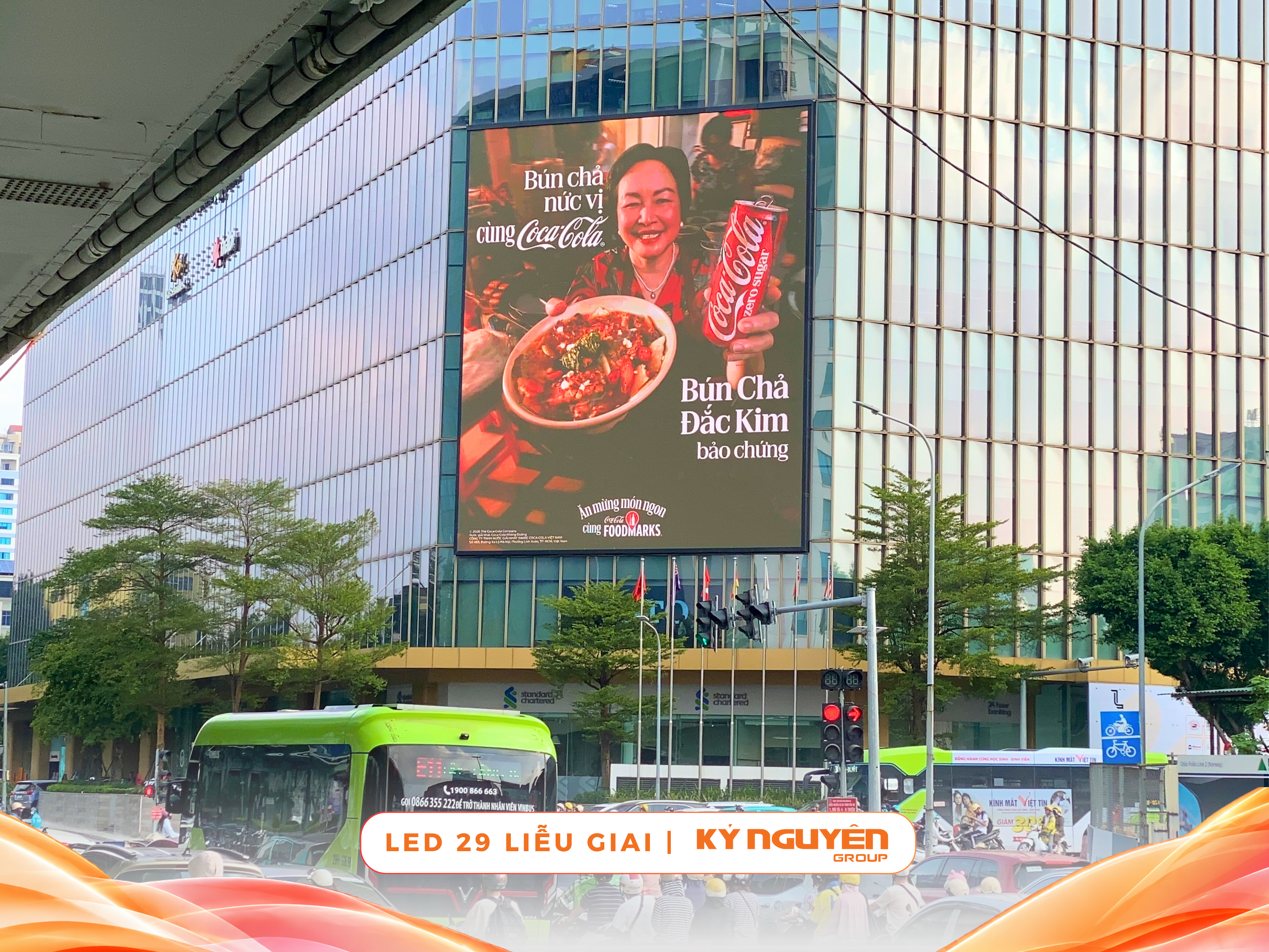 Coca-Cola Zero Sugar trên LED 29 Liễu Giai: Khi ẩm thực Hà Nội trở thành cảm hứng quảng cáo